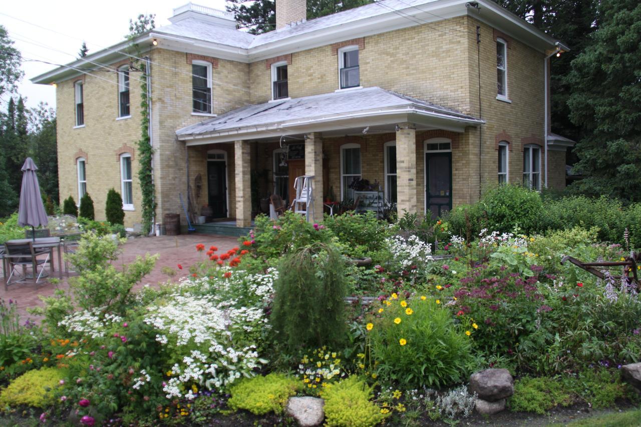 Auberge Taylor Manor Saint-Georges Exterior foto